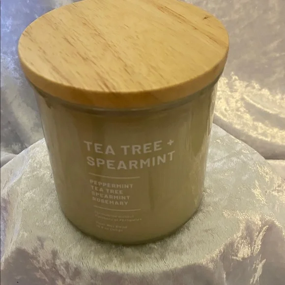 Threshold, Tea Tree + Spearmint Candle - Picture 2 of 5